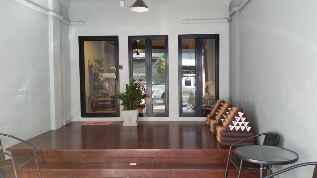 Eden Walking Street Hostel Chiang Mai Exterior photo